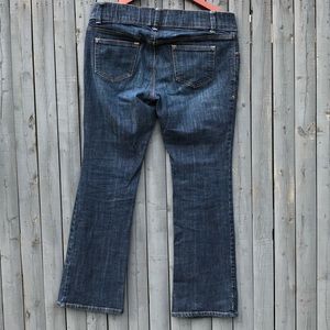 Old Navy Jeans - Woven Waistband Boot Cut Maternity Jeans 6 SHORT Old Navy Jeans - Woven Waistband Boot Cut Maternity Jeans 6 SHORT